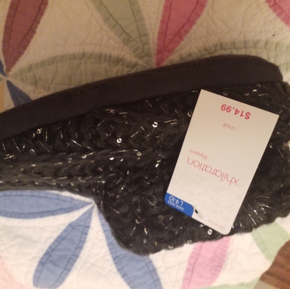 Slippers - Picture 2 of 3